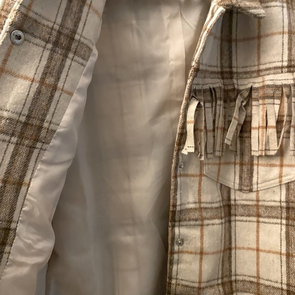 Neutral coloured shacket - Picture 3 of 3